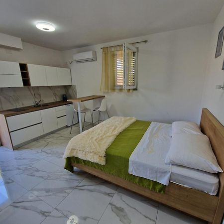 Ferienwohnung Sunce Vrbnik Exterior foto
