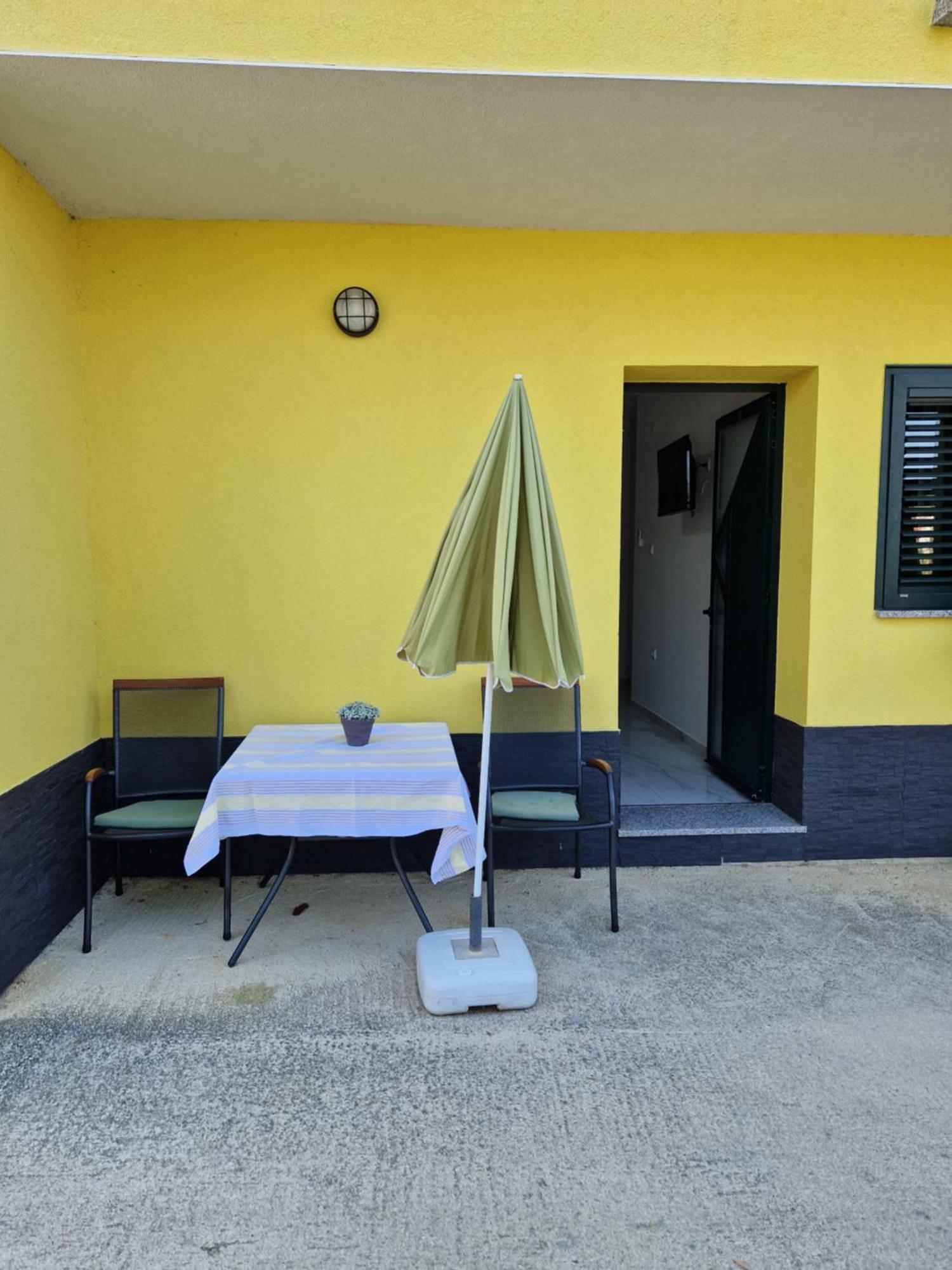 Ferienwohnung Sunce Vrbnik Exterior foto
